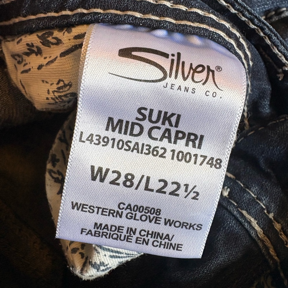 Silver Suki Capri Jeans - Picture 5 of 6